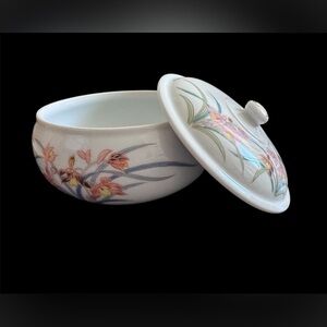 Porcelain Bowl with Fitted Lid from Japan